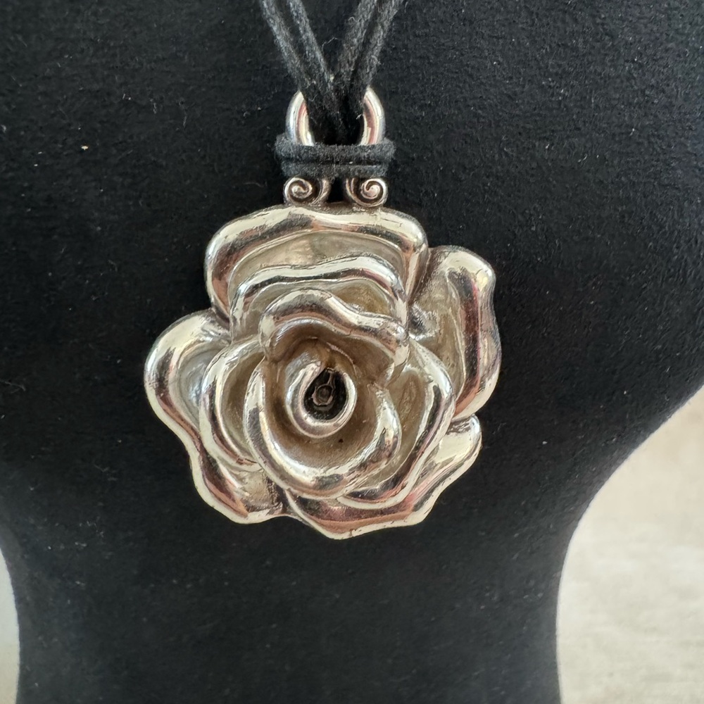 BRIGHTON Rosalie, silk cord flower necklace